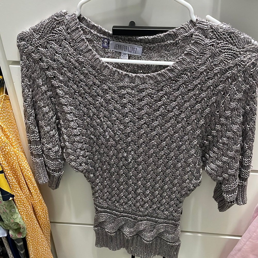 JLo xs top